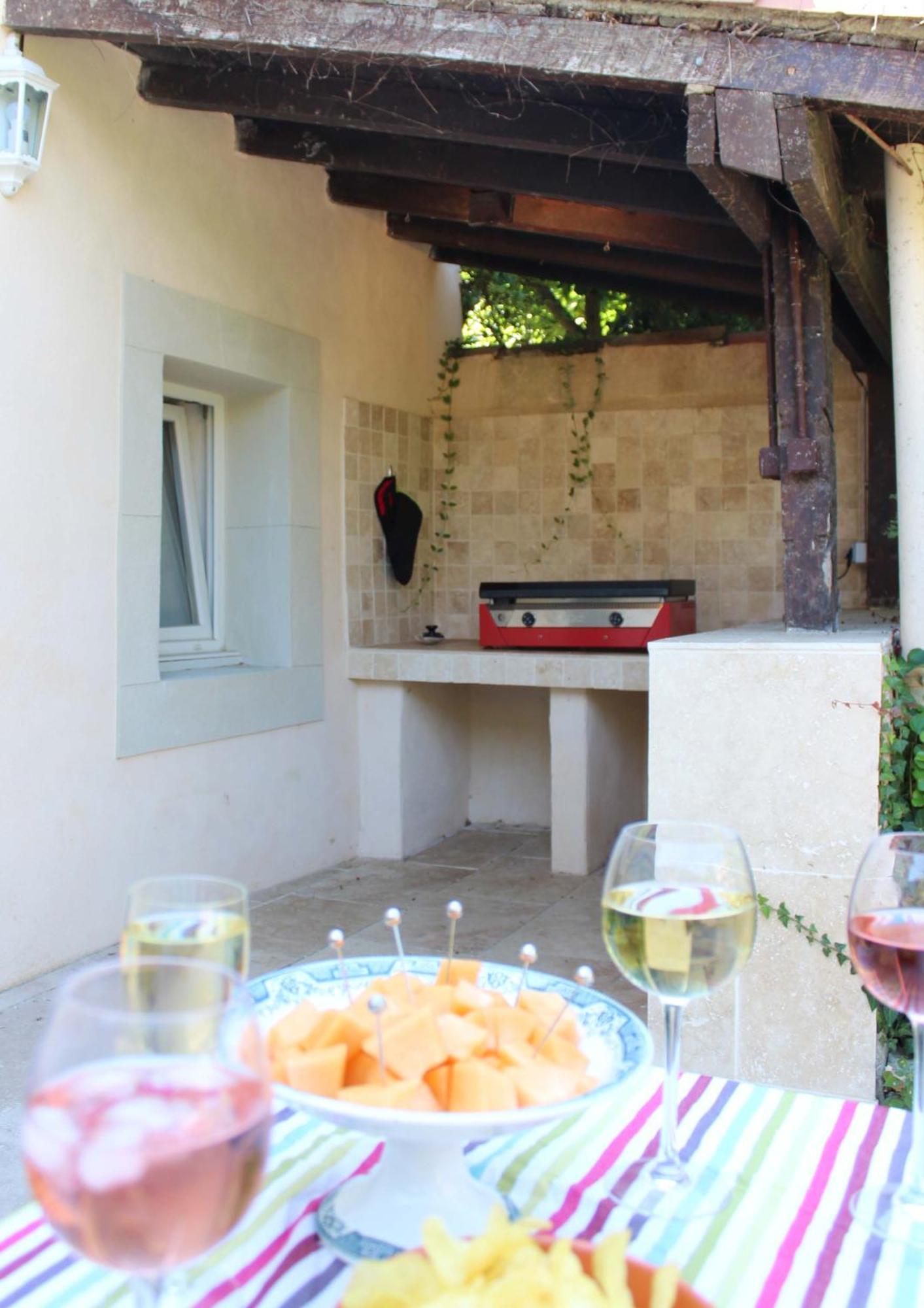 Le Petit Chai Niche Sous La Cite, Holiday home