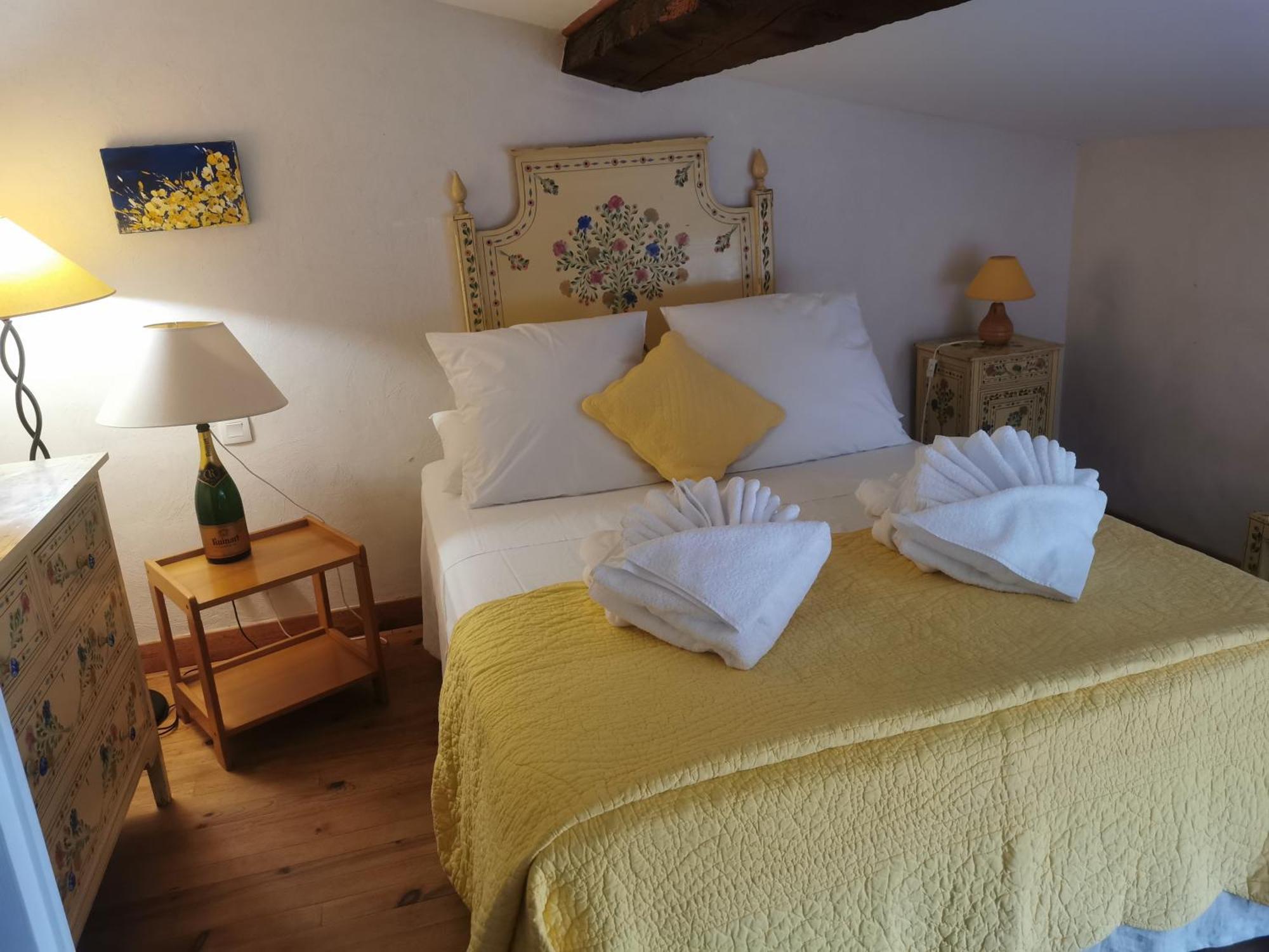 Le Petit Chai Niche Sous La Cite, Holiday home